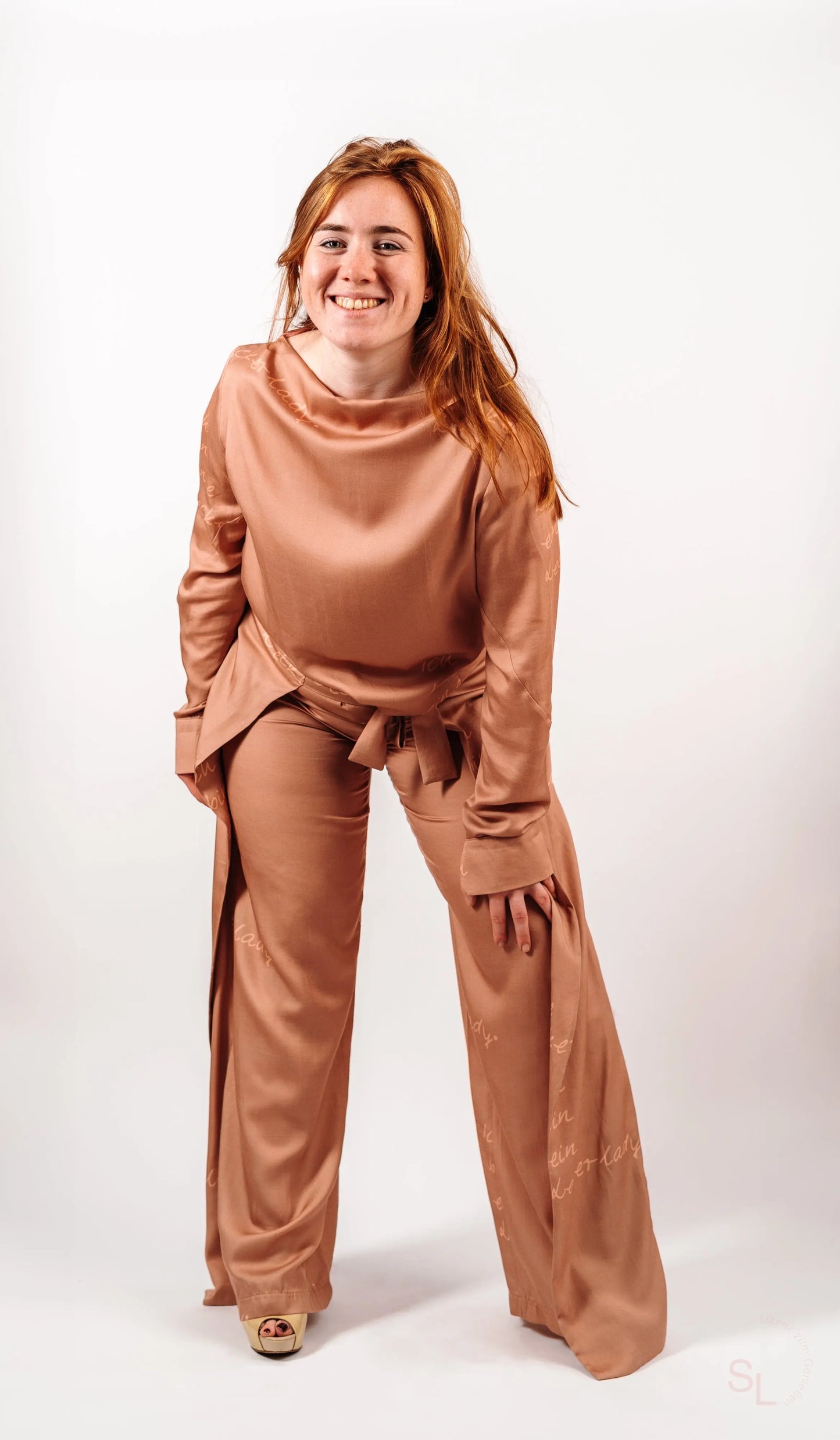 Wickelhose „GIOIA“ - Designer Hose für Frauen, bequem und schick für Büro & Couch. Lizenz zum Genießen