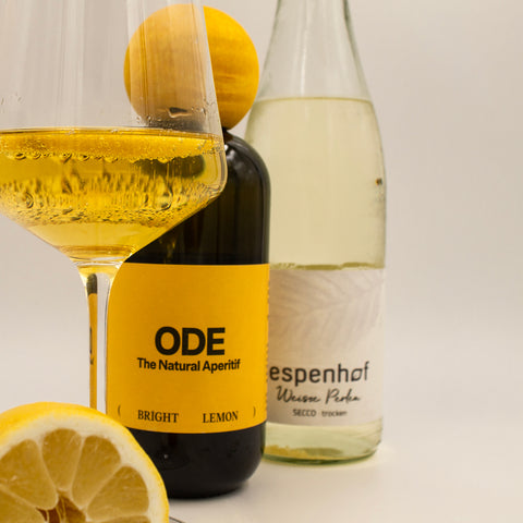Der ODE Lemon Spritz: ODE The Natural Aperitif Bright Lemon + "Weiße Perlen" Secco ODE Berlin